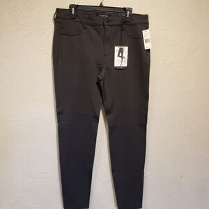 NWT Liverpool Women's Madonna Legging Size 16 Grey Black Plaid Mid Rise Ponte